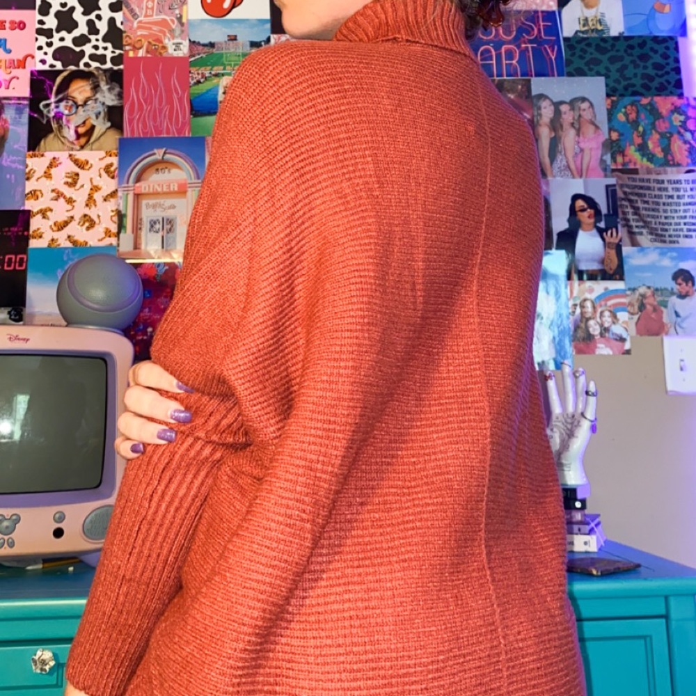 oversized turtleneck